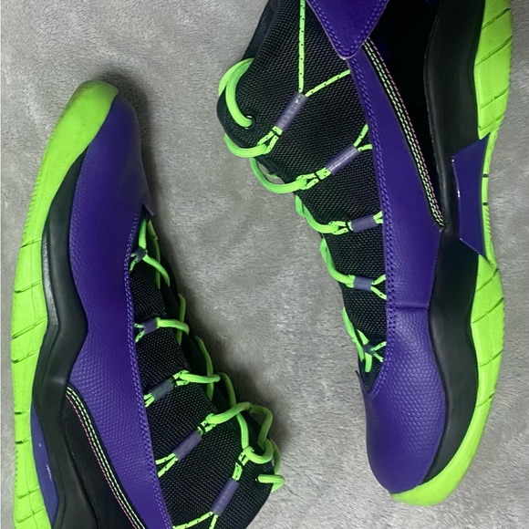 I purchase these from Nike Store they are too small. - Picture 4 of 9